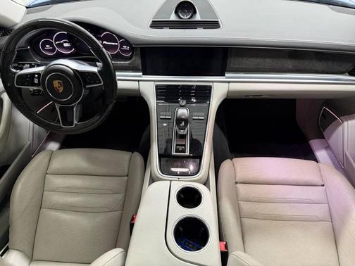 2018 Porsche Panamera S