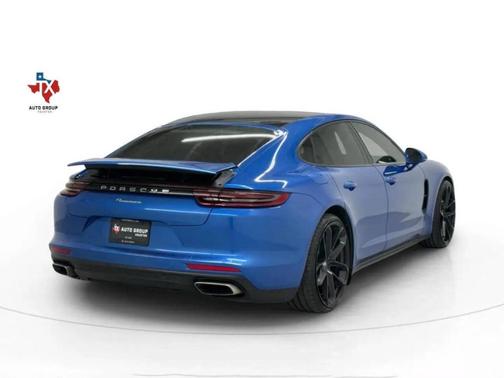 2018 Porsche Panamera S