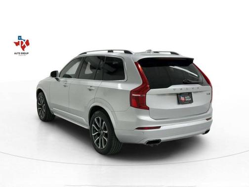 2018 Volvo XC90 T6 Momentum