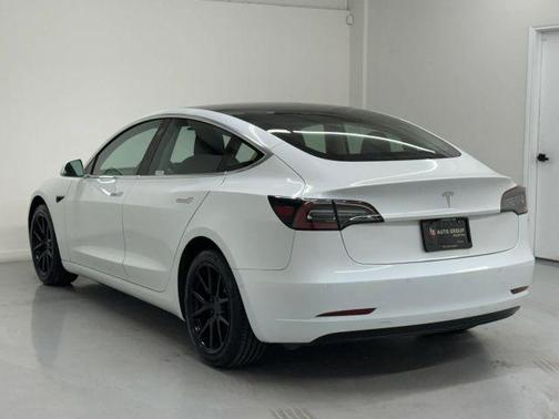 2020 Tesla Model 3 Standard Range
