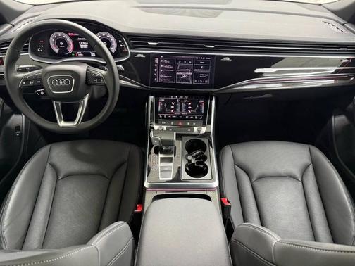 2025 Audi Q8 55 Premium