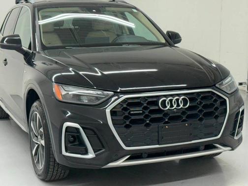 2022 Audi Q5 45 S line Premium Plus