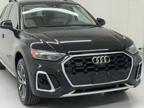 2022 Audi Q5 45 S line Premium Plus
