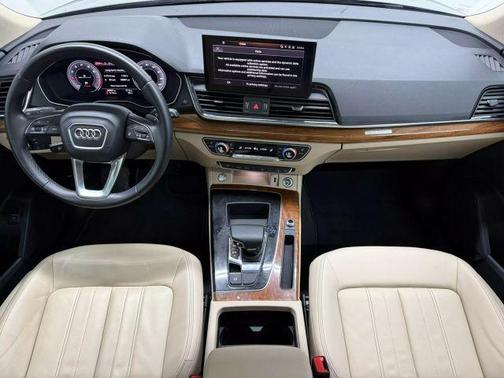 2022 Audi Q5 45 S line Premium Plus