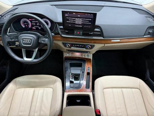 2022 Audi Q5 45 S line Premium Plus