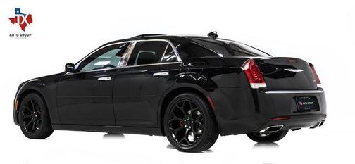 2017 Chrysler 300C Platinum