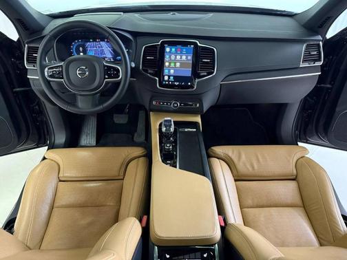 2023 Volvo XC90 Recharge Plug-In Hybrid T8 Ultimate Dark Theme 7-Seater