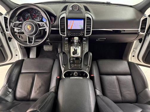2017 Porsche Cayenne Platinum Edition