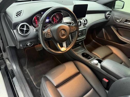 2018 Mercedes-Benz GLA 250 Base 4MATIC