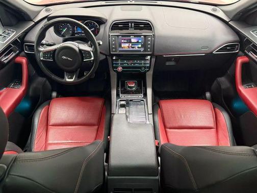 2018 Jaguar F-PACE 25t R-Sport