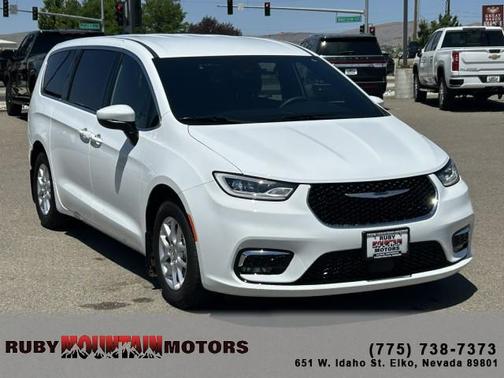 2023 Chrysler Pacifica Touring