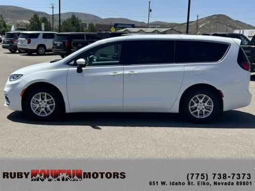 2023 Chrysler Pacifica Touring