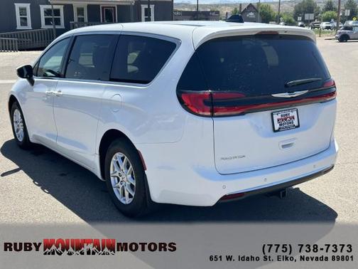 2023 Chrysler Pacifica Touring