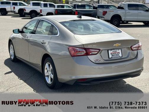Dark Ash Metallic 2022 Chevrolet Malibu FWD LT