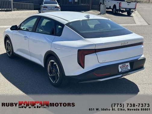 Snow White Pearl 2025 Kia K4 EX