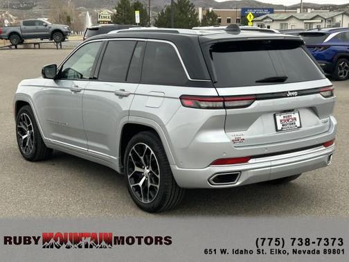 2023 Jeep Grand Cherokee Summit