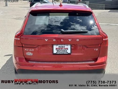 Fusion Red Metallic 2020 Volvo XC60 T5 Momentum