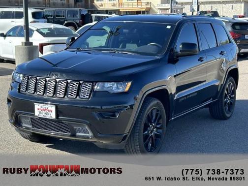 Diamond Black Crystal Pearlcoat 2020 Jeep Grand Cherokee Altitude