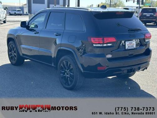 Diamond Black Crystal Pearlcoat 2020 Jeep Grand Cherokee Altitude
