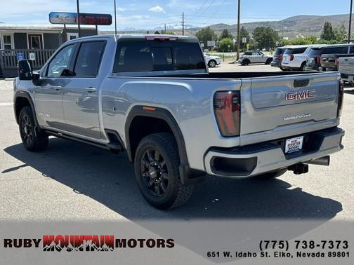 2024 GMC Sierra 2500 AT4