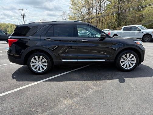 AGATE BLACK METALLIC 2022 Ford Explorer LIMITED