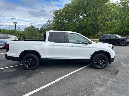 White 2025 Honda Ridgeline BLACK EDITION