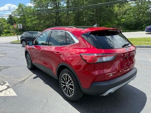 2022 Ford Escape TITANIUM