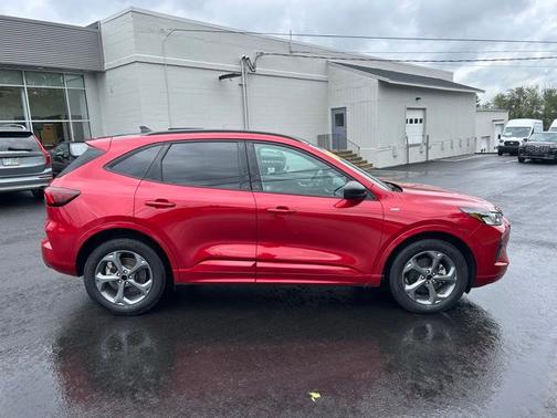 RAPID RED MET TINTED CC 2023 Ford Escape ST-LINE