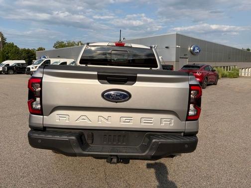 ICONIC SILVER METALLIC 2024 Ford Ranger XLT