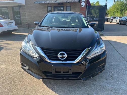 Black 2018 Nissan Altima 2.5 SV