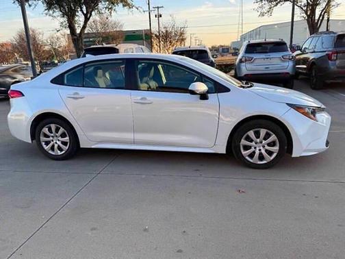 Ice 2025 Toyota Corolla LE