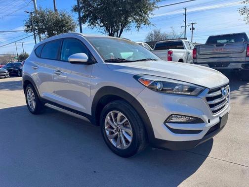 Molten Silver 2017 Hyundai TUCSON SE