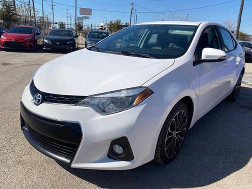 Super White 2016 Toyota Corolla S Plus