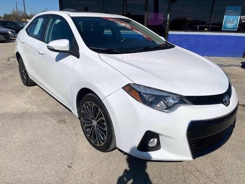 Super White 2016 Toyota Corolla S Plus