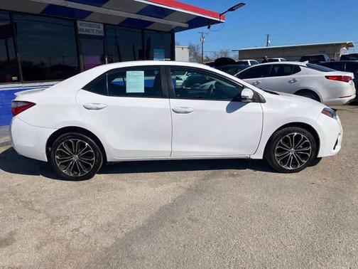 Super White 2016 Toyota Corolla S Plus