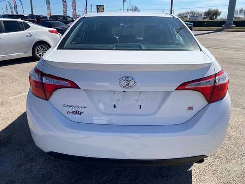 Super White 2016 Toyota Corolla S Plus
