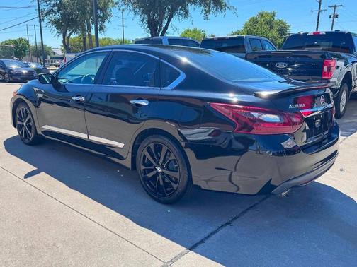 Black 2017 Nissan Altima 2.5 SR