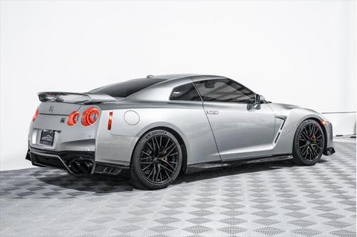 2021 Nissan GT-R Premium Dual-clutch 6-Speed Transmission