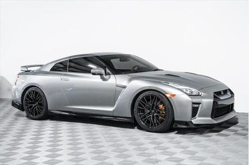 2021 Nissan GT-R Premium Dual-clutch 6-Speed Transmission