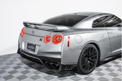 2021 Nissan GT-R Premium Dual-clutch 6-Speed Transmission