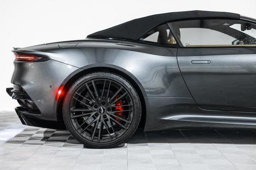 2021 Aston Martin DBS Superleggera Volante