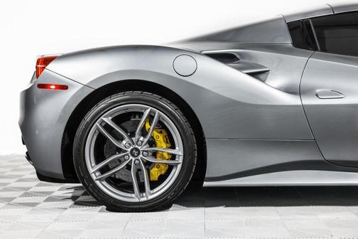 2017 Ferrari 488 Spider Base