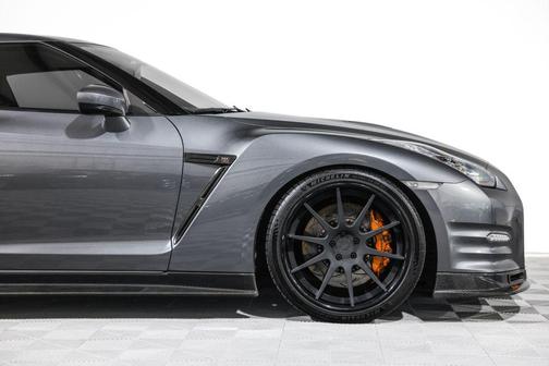 Gun Metallic Pearl Metallic 2013 Nissan GT-R Premium