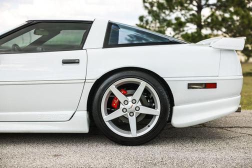 Arctic White 1995 Chevrolet Corvette Base