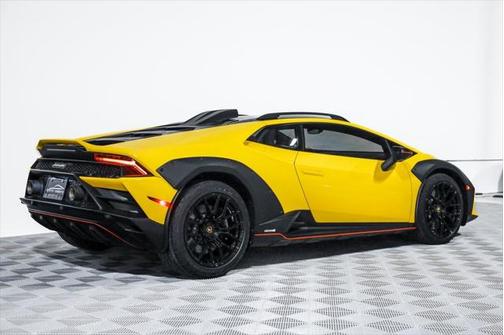 2023 Lamborghini Huracan Sterrato Base