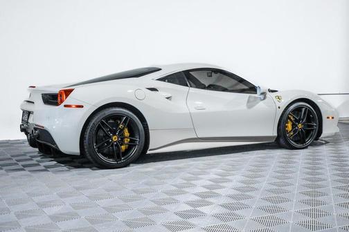 2016 Ferrari 488 GTB Base