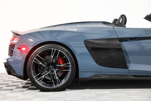Kemora Gray Metallic 2020 Audi R8 V10 performance quattro S tronic