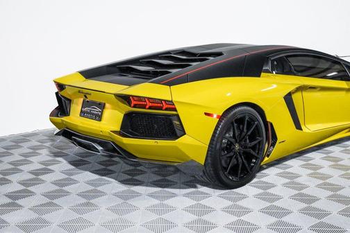 2016 Lamborghini Aventador LP700-4