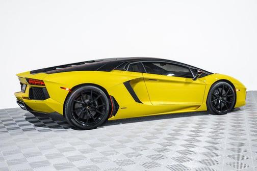 2016 Lamborghini Aventador LP700-4