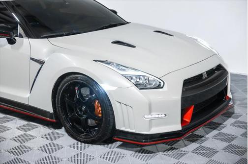 2016 Nissan GT-R NISMO
